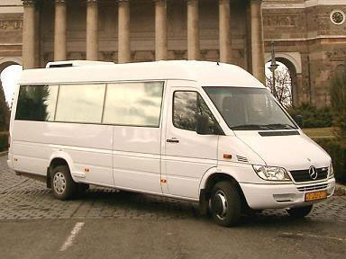 Микроавтобус Mercedes Sprinter на 19 мест.